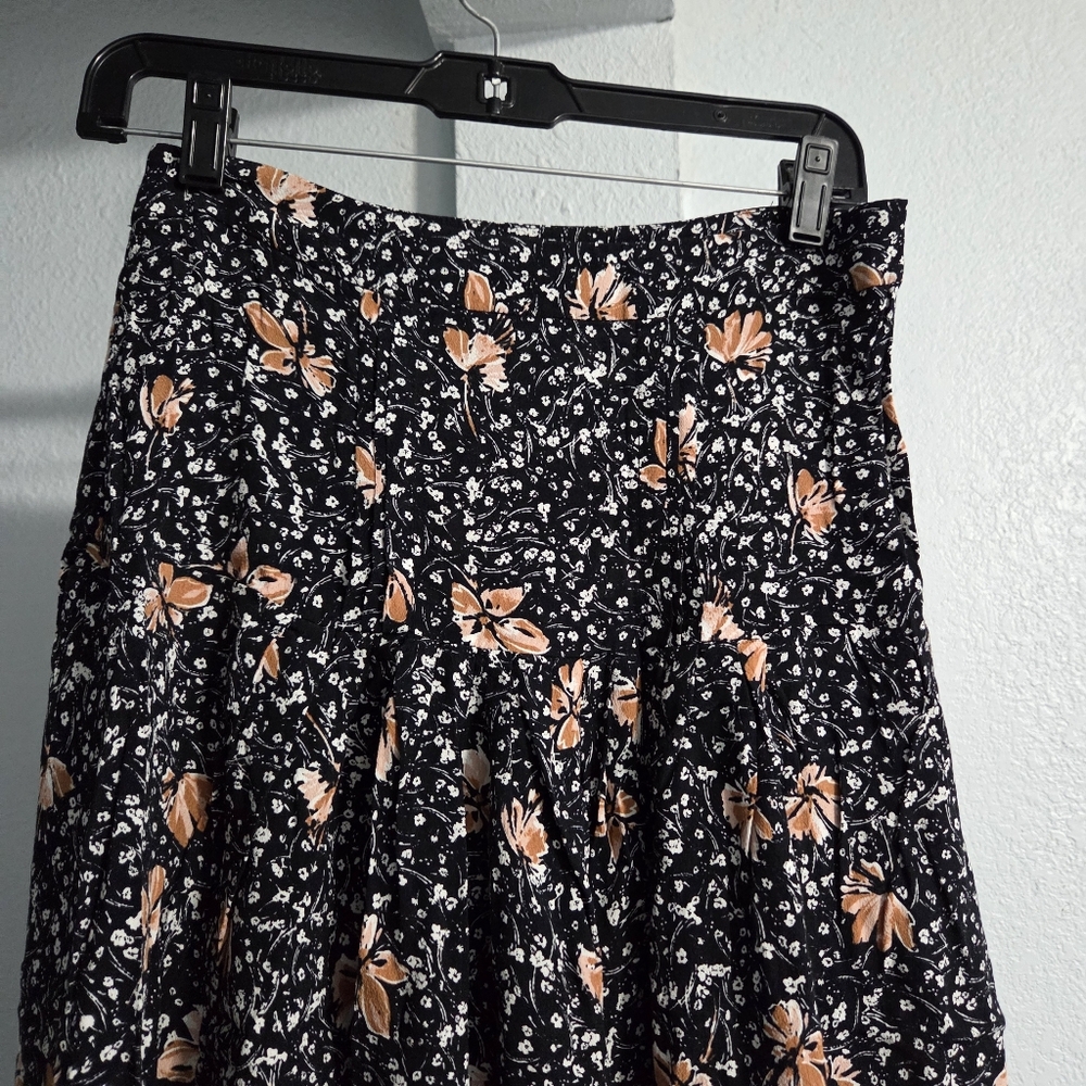 Chelsea28 Black and Orange Floral A-Line Skirt - Picture 3 of 7
